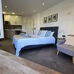 Acogedor Moderno Con Piscina En Nerja, Perfecto Escapada Apartment