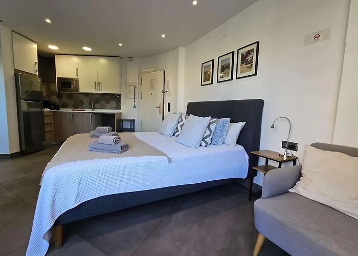 Acogedor Moderno Con Piscina En Nerja, Perfecto Escapada * Nerja