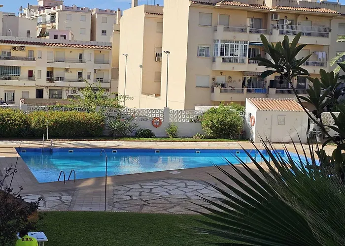 Acogedor Moderno Con Piscina En Nerja, Perfecto Escapada Apartman Nerja