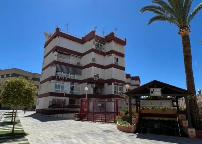 Acogedor Moderno Con Piscina En Nerja, Perfecto Escapada *