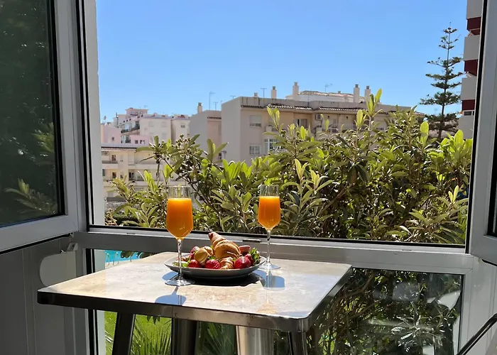 Acogedor Moderno Con Piscina En Nerja, Perfecto Escapada Apartman