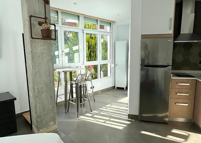 Acogedor Moderno Con Piscina En Nerja, Perfecto Escapada