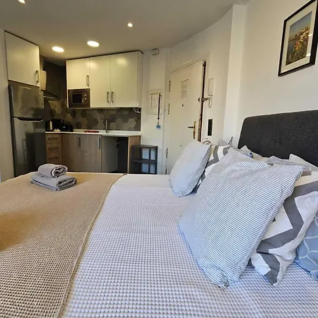 Apartment Acogedor Moderno Con Piscina En Nerja, Perfecto Escapada *