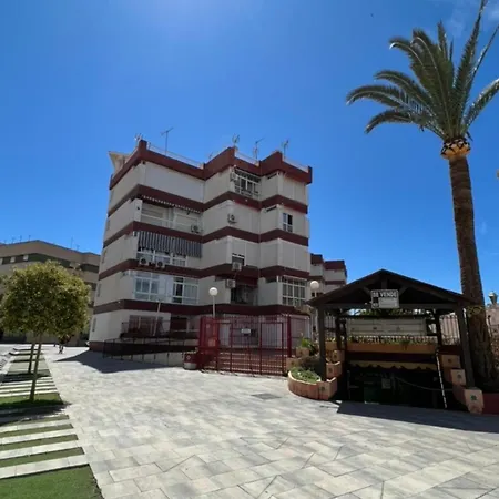 Acogedor Moderno Con Piscina En Nerja, Perfecto Escapada *