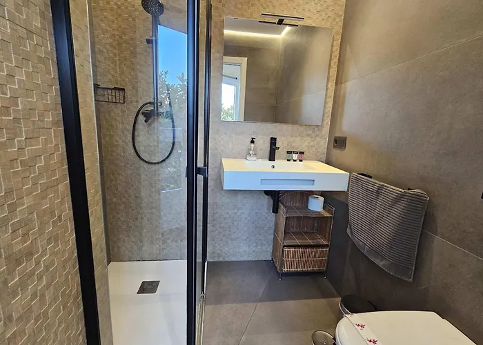 Acogedor Moderno Con Piscina En Nerja, Perfecto Escapada Apartment