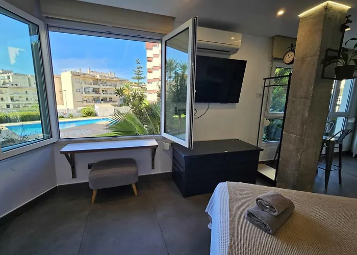 Acogedor Moderno Con Piscina En Nerja, Perfecto Escapada * Nerja