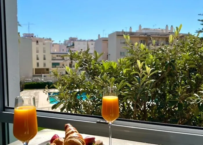 Acogedor Moderno Con Piscina En Nerja, Perfecto Escapada Apartment *